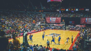 问鼎娱乐官网-体坛测评第十二期，2015篮球鞋年度终极盘点